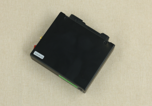 LoRa多功效集中控制器：工业智慧照明的无线智慧中枢